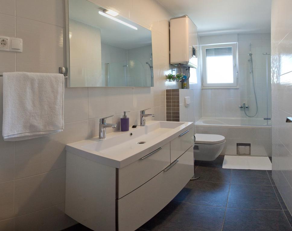 Apartments Diamond Podstrana Room photo